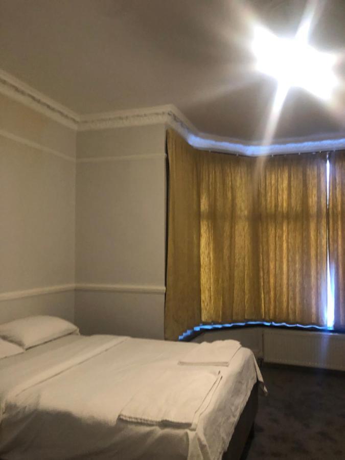 371 Guest House Ig1 4Uq Ilford Bagian luar foto